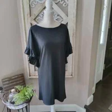 Pixy & Ivy Womens Short Sleeve Ruffle Relaxed Feminine Shift Midi Dress in Black