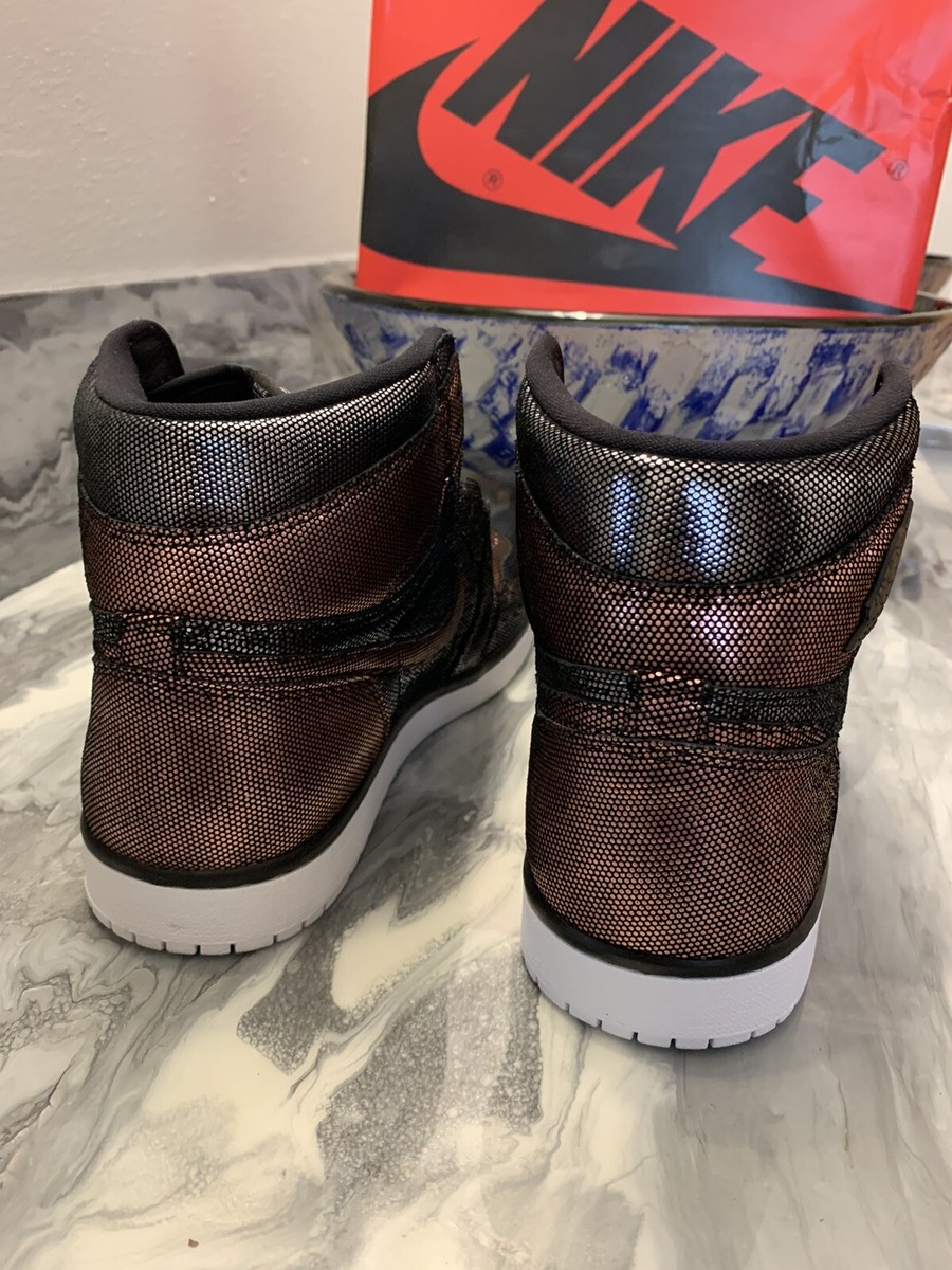 【NIKE】W AIR JORDAN 1 HI OG FEARLESS BLACK NIKE Women's Air Jordan 1 HI OG FEARLESS Black Metallic Rose