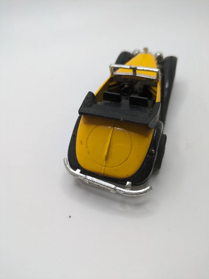 Vintage Yatming Mercedes 540K Cabriolet 1:32 Scale Model Diecast No.8502 Yellow - Image 4 of 4