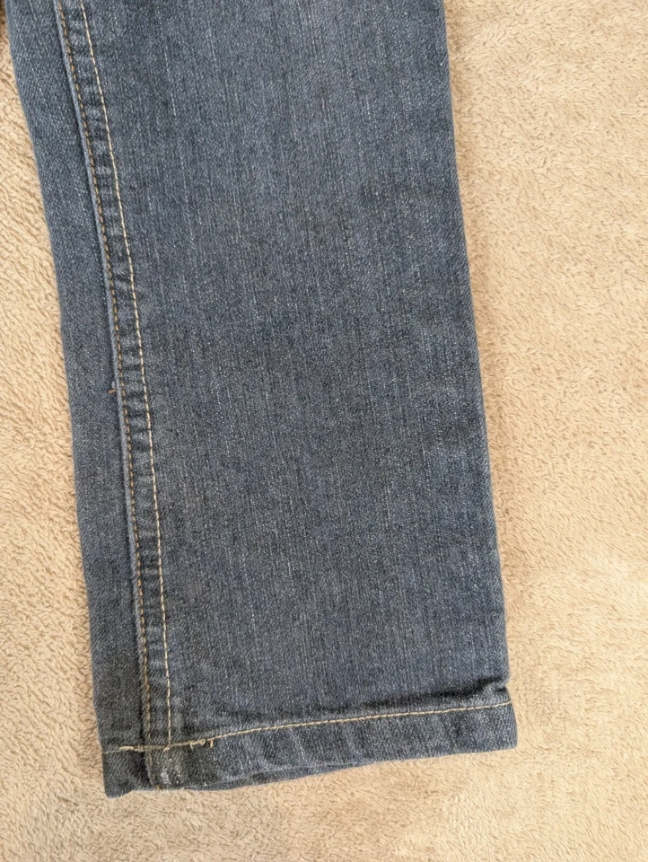 Pantalones de mezclilla vintage FUBU The Collection para niños 4T calce recto lavado oscuro dobladillo desgastado Foto 4 de 4