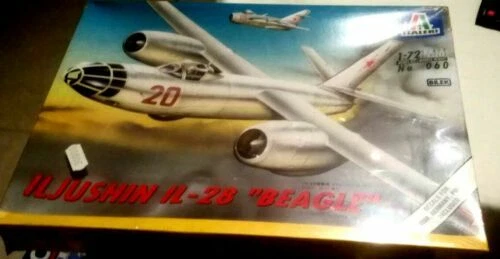 Modellini statici di veicoli militari ESCI scala 1:72