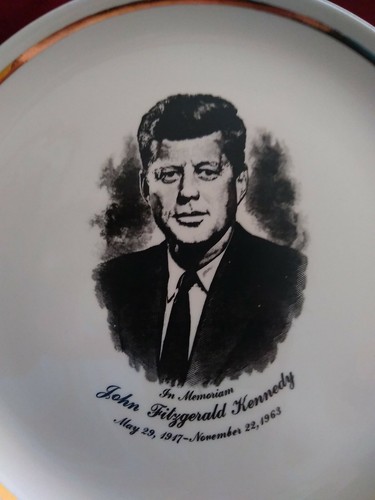 John F Kennedy Memorial 9" Plate JFK in Memoriam 1917 to 1963 - Picture 2 of 3