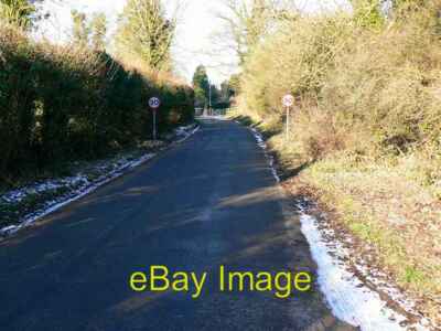 Foto 6x4 Die Straße nach Sapperton Daneway Die eher gewöhnliche Straße führt um 2009