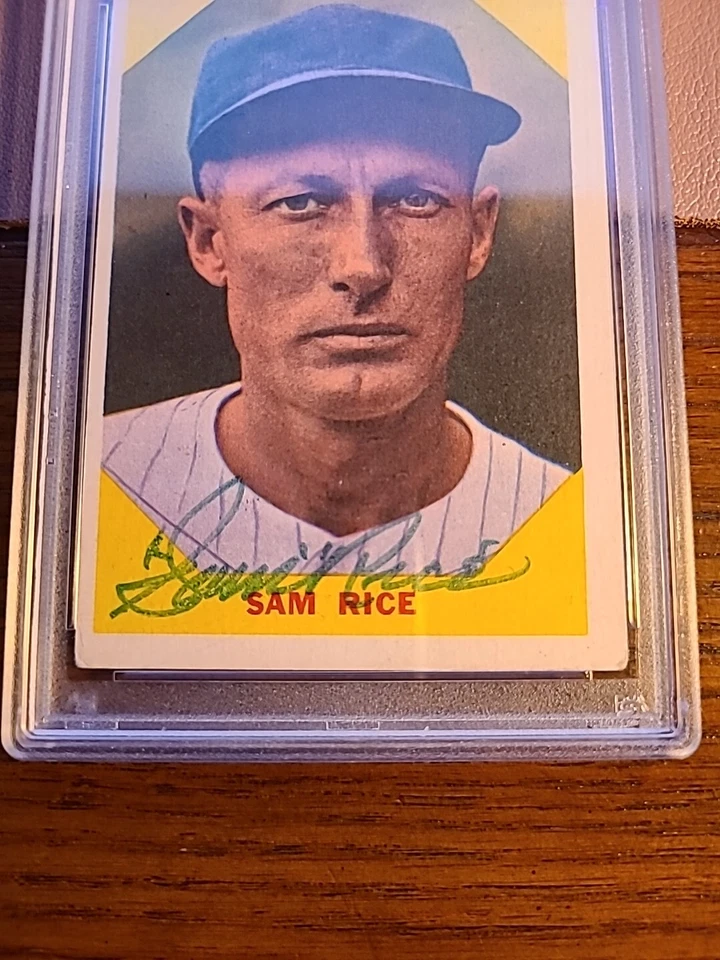 Tarjeta de los grandes del béisbol Fleer #34 1960 firmada por Sam Rice PSA/DNA automática de los senadores de la corte Foto 2 de 4