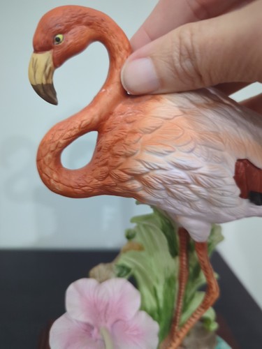 J Byron Porcelain Flamingo Figurine 9" 1985 w/ Stand Tropical *Small FLAW - Picture 11 of 11