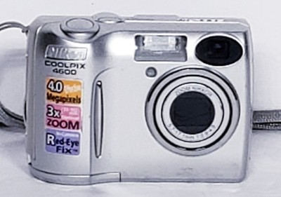 Nikon COOLPIX 4100 4.0MP Digital Camera Silver TESTED!