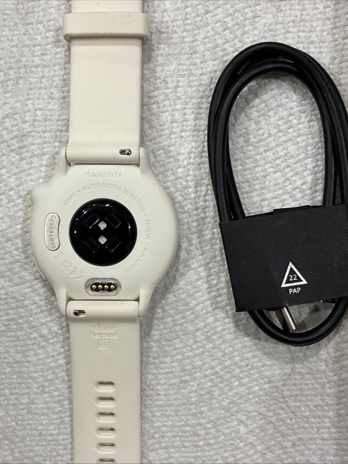 Garmin vivoactive 6 Lunar Gold GPS Smartwatch with Bone Band 010-02985-01