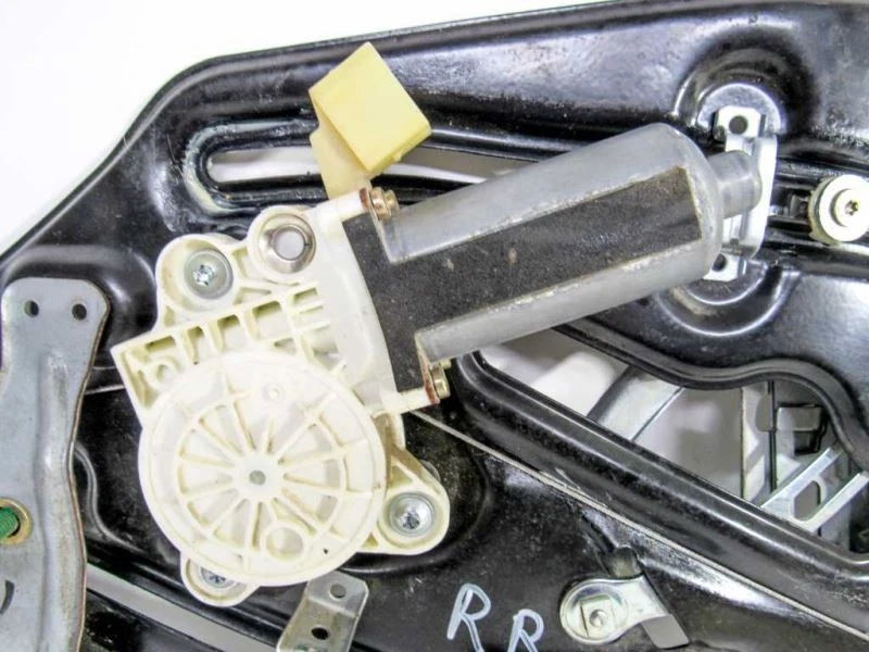 03-09 Mercedes W209 CLK55 CLK500 320 Rear Right Passenger Side Window Regulator - Image 2 of 4