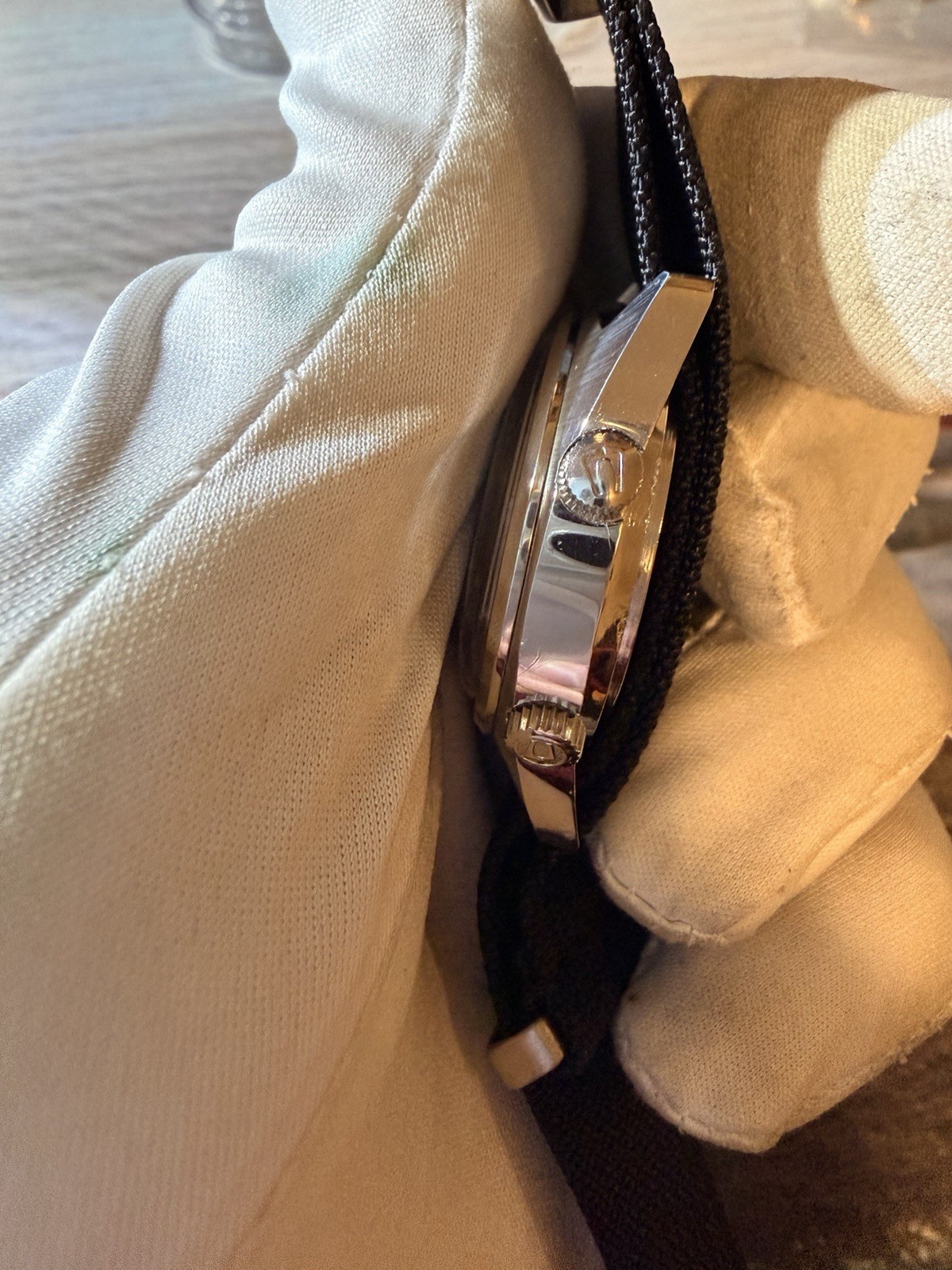 75’ VINTAGE  ACCUTRON ASTRONAUT  MARK  2 BLUE DIAL . Serviced