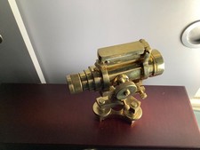 Altes Messing Theodolit, Fernglas mit Kompass