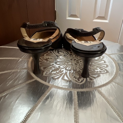 ISAAC ISAAC MIZRAHI MARRÓN FALDA ESCOCESA/BORLA HONDA TACONES TRASEROS talla 8 M - Imagen 3 de 6