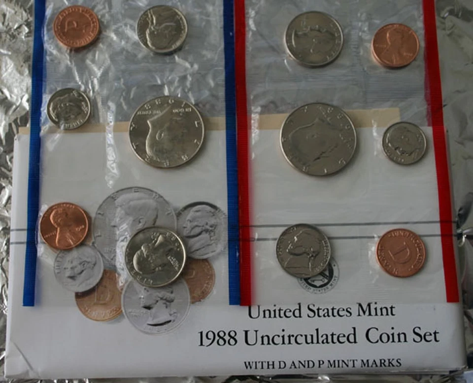 Decade 1980 - 1989 Annual US Mint Uncirculated P D Lot of 8 Sets with 86 Coins - Image 3 of 4