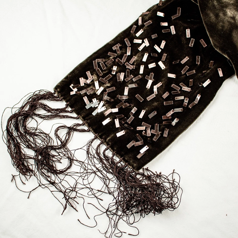 Cachecol retangular feminino vintage marrom veludo seda franja lantejoulas 64 L x 6 W - Imagem 4 de 4