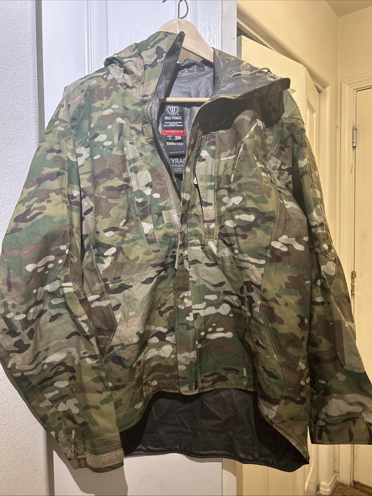 WILD THINGS Hard Shell Jacket Medium M MULTICAM F… - image 2