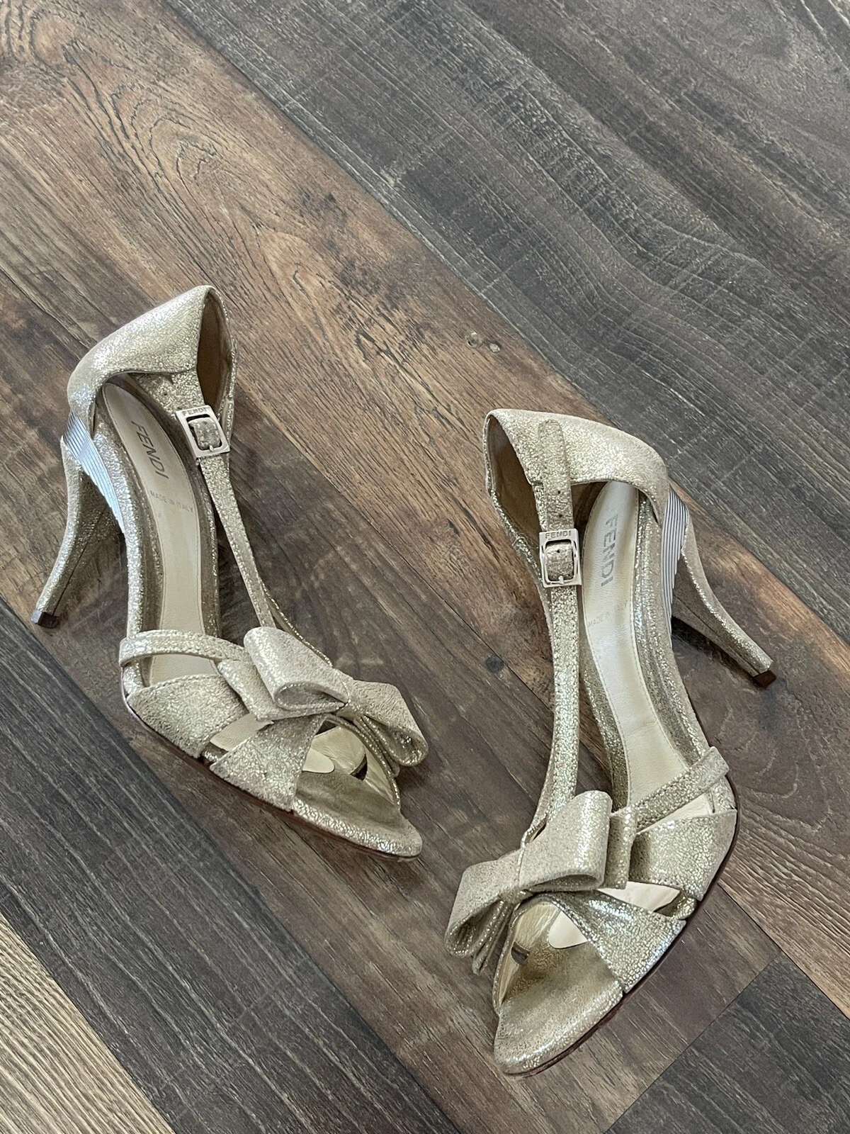 FENDI FAVOLOSI TACCHI IN PELLE ORO SEXY ELEGANTI fiocco taglia 35 EUR 5 US