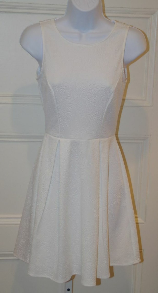 GREEN ENVELOPE LOS ANGELES Women's White Sleeveless Floral Embossed Dress  Sz S