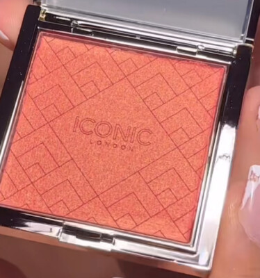 Iconic London Kissed by the Sun Multi-Use Highlighter Pick 1 New inBox Authentic