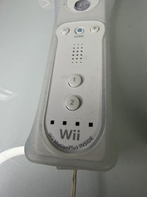 Nintendo Wii RVL-001 White Console Bundle GameCube Compatable 2 Controllers 