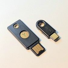 lot of 2 2FA Security Key Yubikey USBC 5.4.3 used and USBA 5.1.2 NFC new