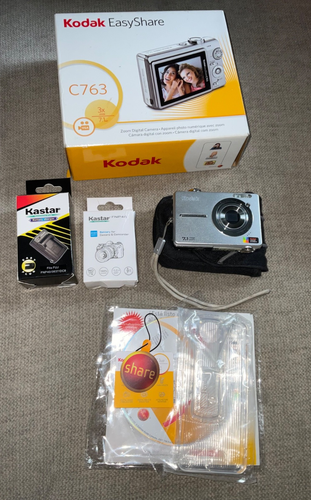 Kodak EasyShare C763 7.1MP 3X Optical Zoom Digital Camera (Silver) Bundle TESTED