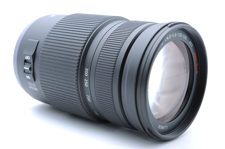 Near Mint Panasonic LUMIX G VARIO 100-300mm f/4-5.6 MEGA O.I.S w/ Hood - Image 4 of 4