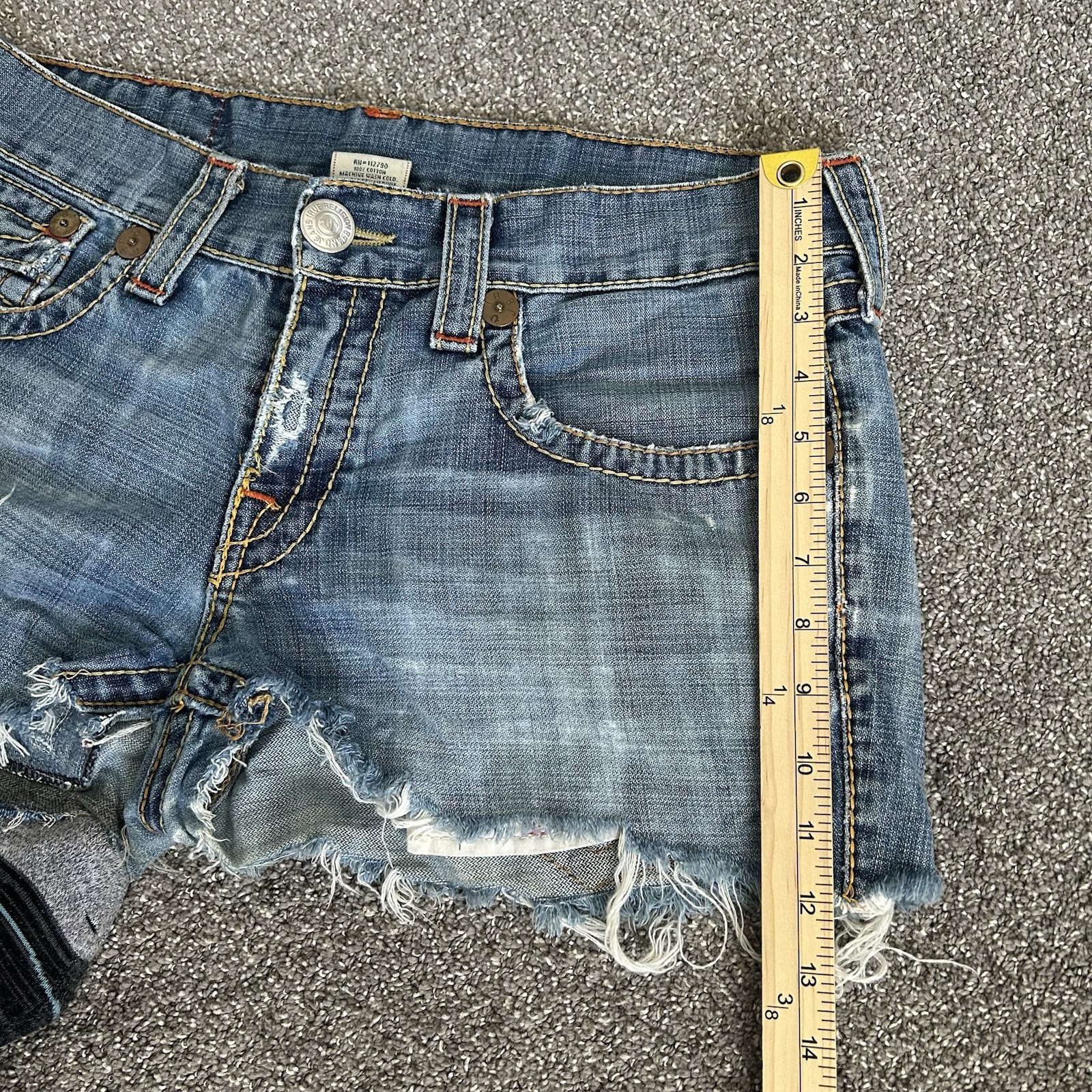 True Religion Women’s Cut Off Jean Shorts - Size 34 -Back Flap Pocket Frayed Hem thumbnail 8