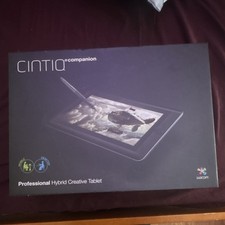 Wacom Cintiq Companion Graphics Tablet USB Hybrid with Pen  Accessories