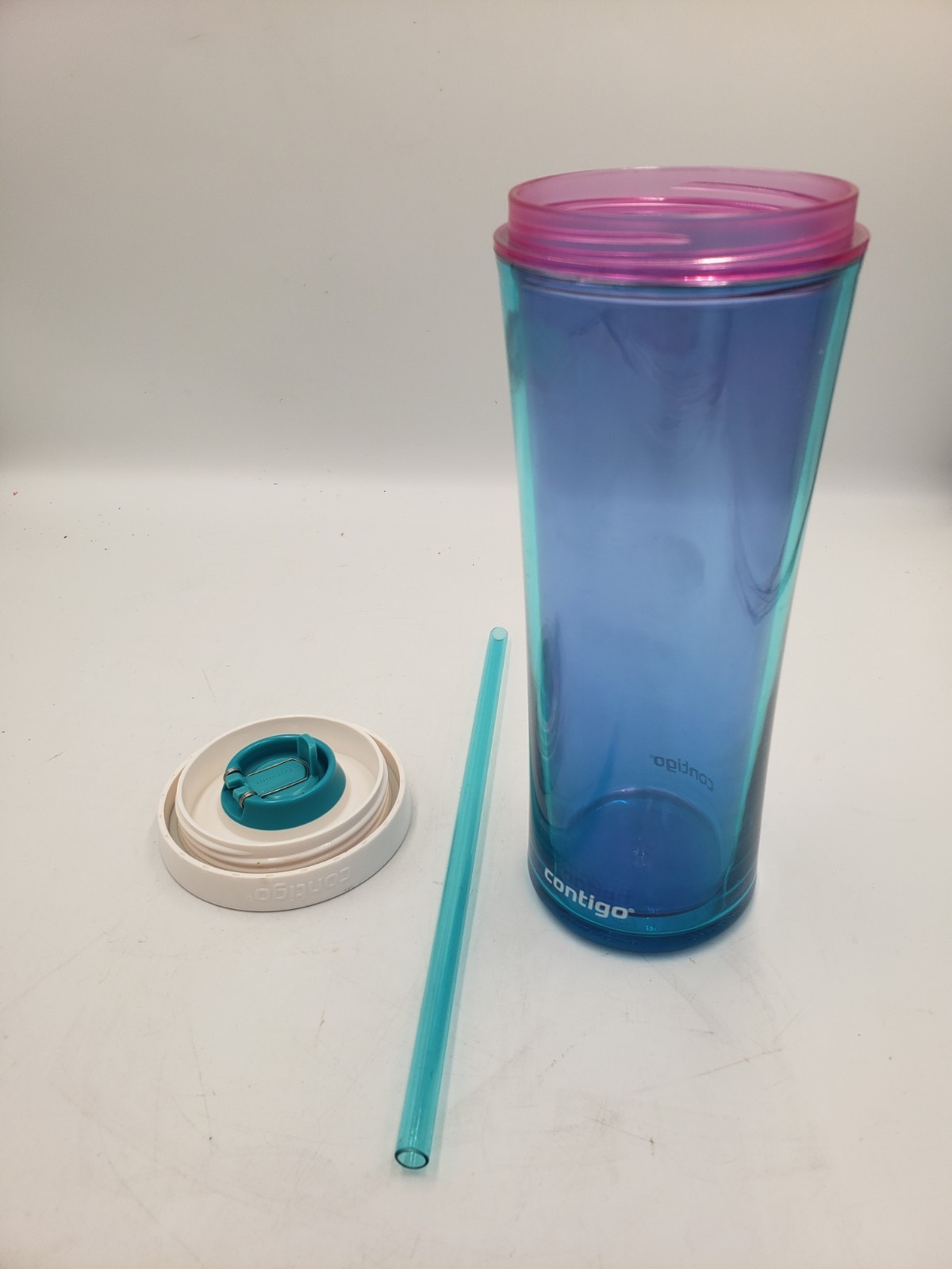 Contigo 20 ounce AUTOCLOSE Shake & Go Tumbler Blue, White, Pink