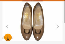 Salvatore Ferragamo Vintage Beige Snake Cap Toe Pumps Block Heel 7.5