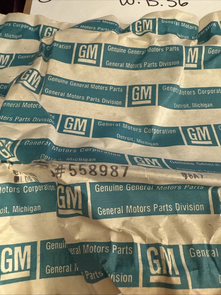 Guardabarros delantero izquierdo Century Special LeSabre 1978-79 moldura inferior cuerpo B Foto 2 de 4