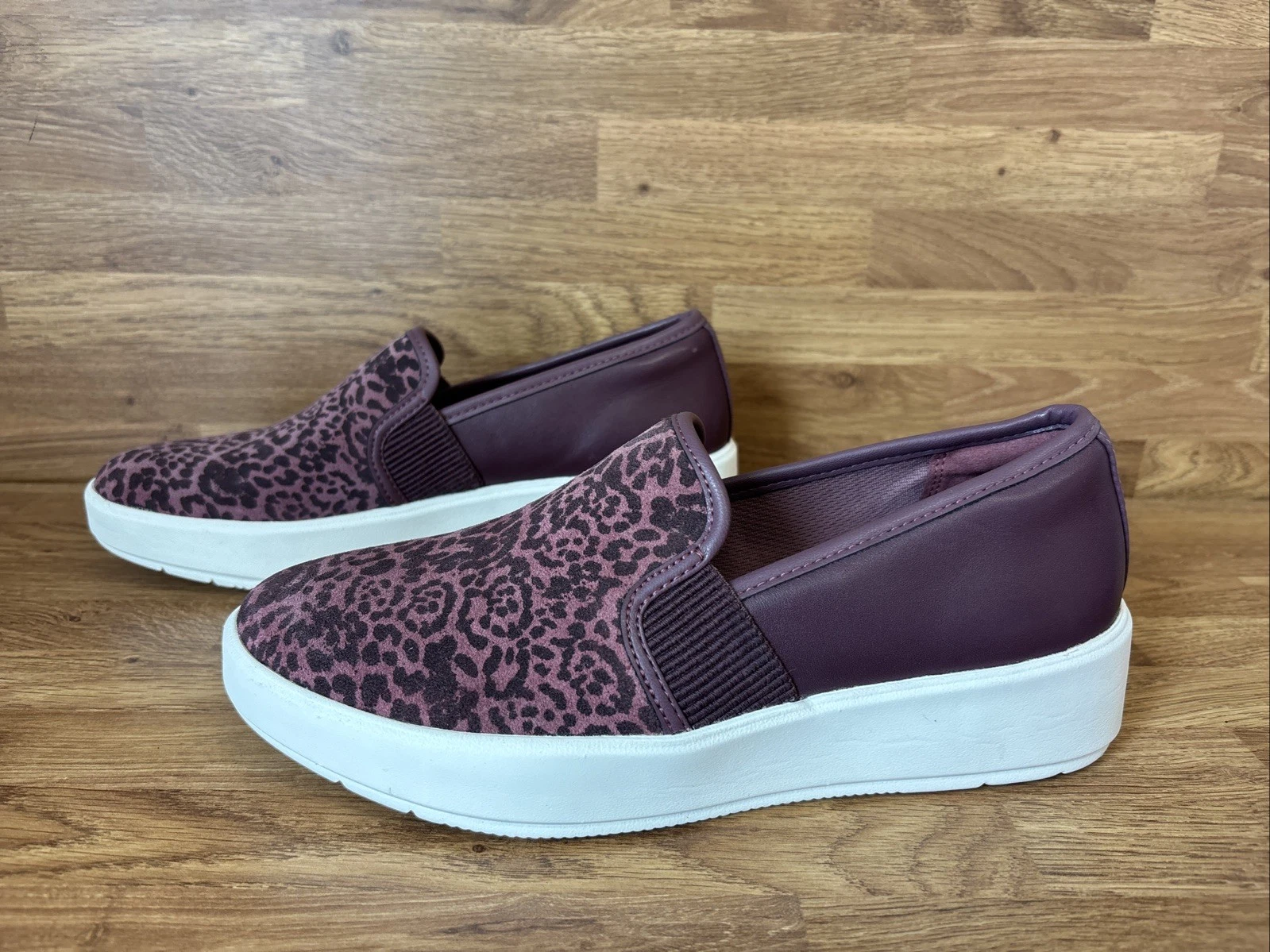 Slip on donna Clarks taglia 5 D UK LAYTON PETAL rosa scuro stampa leopardata nuovo