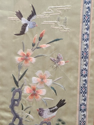 Pair Vintage Chinese Embroidered Silk Panels Chinoiserie Birds Butterfly Flowers - Picture 11 of 23
