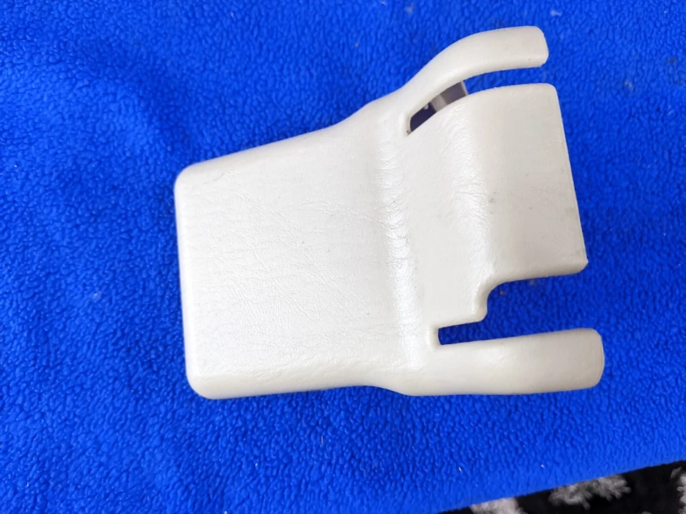 *КОЛИЧЕСТВО 1* бежевый желтовато-коричневый lx470 2-й ряд сиденье трек крышка со стороны водителя 1998-2007 - Изображение 3 из 4