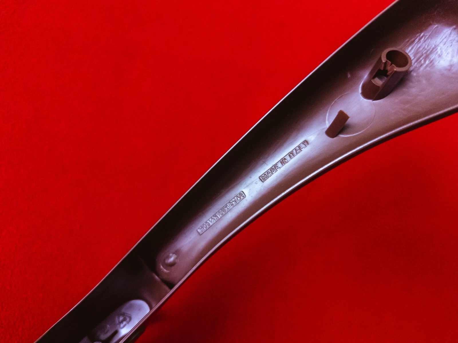 MONCLER Appendiabiti Plastica Marrone Abbigliamento Cappotto Giacca Tuta Made In Italy