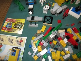 2001 LEGO Creator Basic Set 4116 Animal Adventurers in Bucket