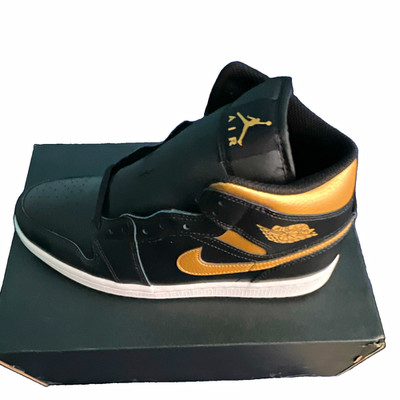 Jordan Air Jordan 1 Mid Black Metallic Gold/White Leather Mid Top DQ8426-071