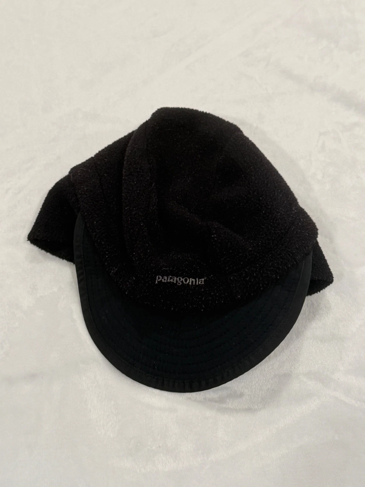 Patagonia Trapper Hat Cap Strap Back Unisex Size M Black Fleece Ear Flap Warm