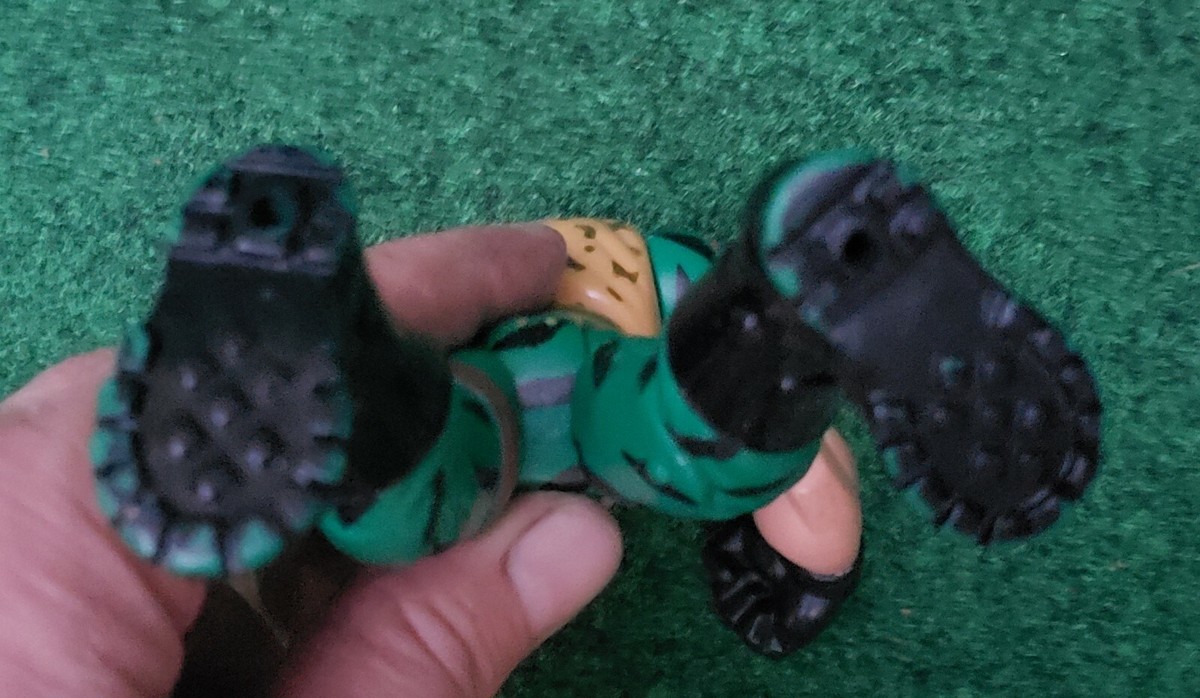 【新品】 SMALLSOLDIERS FLIP OVER Small Soldier Attack Zones Flip Over Action with Archer Head