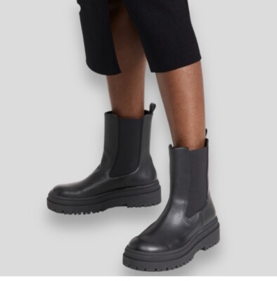 Good American Chelsea Boots Size 8