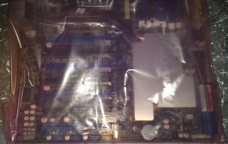 ASUS P6T7 WS SuperComputer, LGA 1366, Intel X58 LGA 1366 DDR3 24gb Ram i7-990X - Image 4 of 4