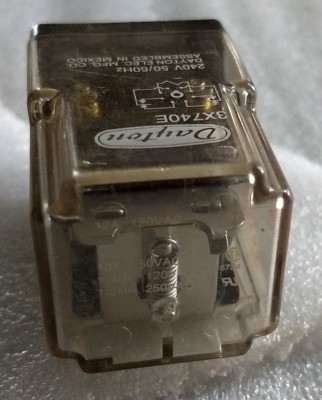 Neu - Dayton 3X740E Elektromechanisches Relais 240V AC 10A - Kostenloser Versand