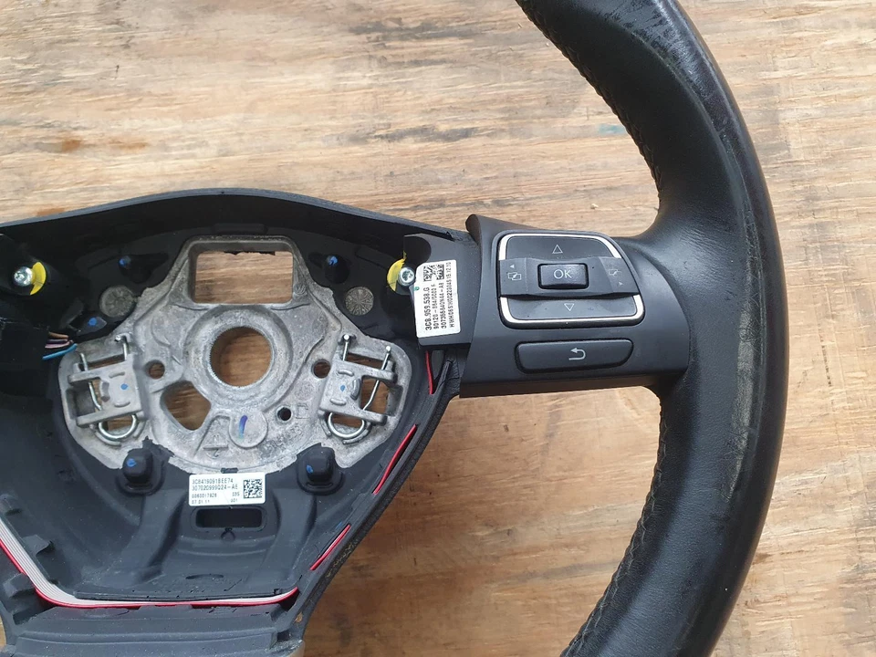 VOLKSWAGEN GOLF STEERING WHEEL LEATHER, STANDARD, NON PADDLE SHIFT TYPE, GEN 6,  - Image 4 of 4