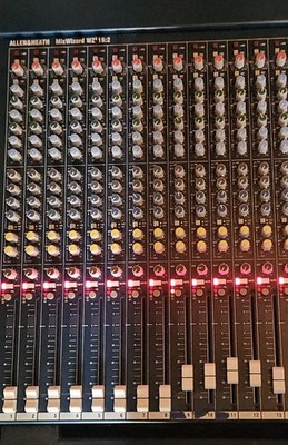 Allen & Heath MixWizard WZ3 16:2 Mixing Console & SKB TRAVEL ROLLING RACK