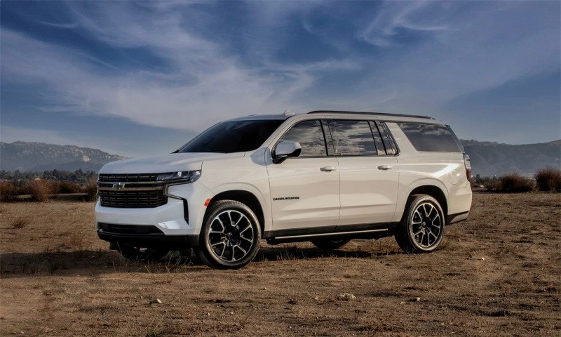 AMP Research se adapta a 21-23 Chevrolet Suburban/Tahoe/21-23 GMC Yukon (incl. XL) Foto 3 de 4