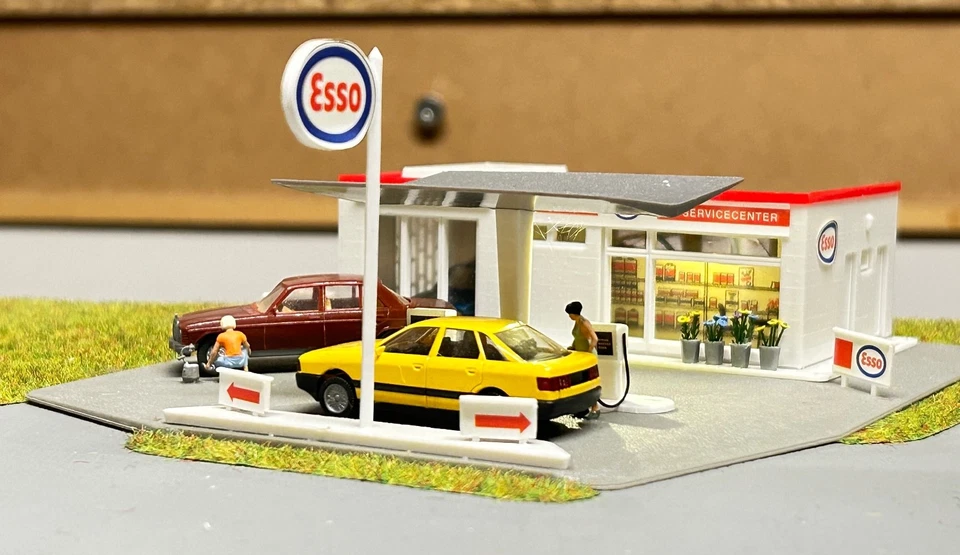 Faller 131521, Tankstelle, H0, mit LED-Beleuchtung und Fahrzeugen - Bild 4 von 4