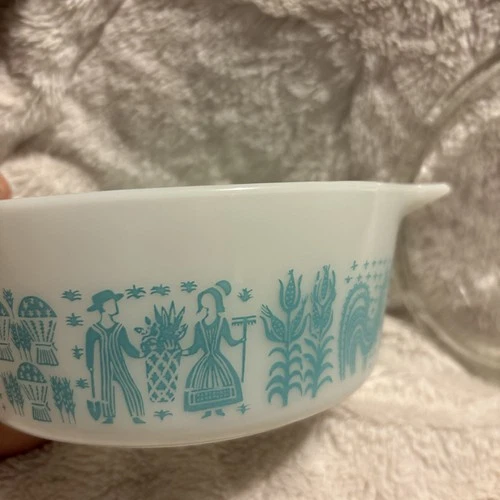 Vintage MCM Pyrex Amish Turquoise 472 1  1/2 pt Casserole Dish with lid