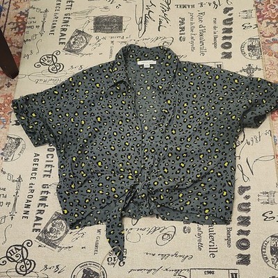 American Eagle Women's Sz Med Leopard Print TieFront Collared Cropped Blouse EUC