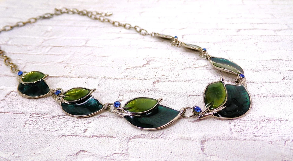 Collar Hoja Verde con Hojas Color Verde Claro y Oscuro en Acabado Plata NUEVO Foto 3 de 4