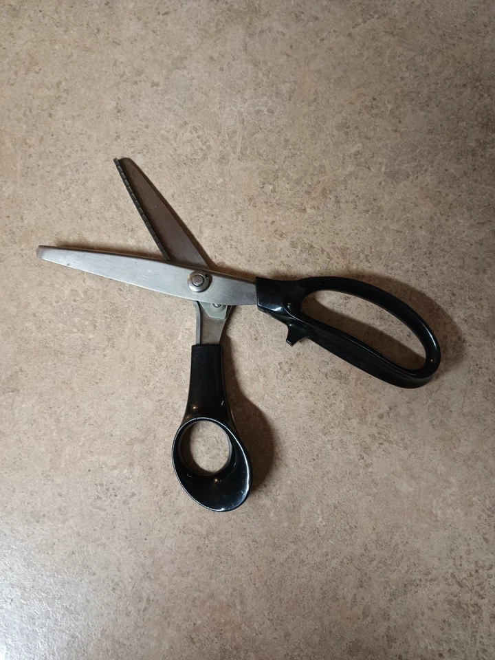 Pinking Shears for Fabric Sharp Smooth Cut Unused ZigZag Sewing Notions Tools 8" - Image 3 of 4