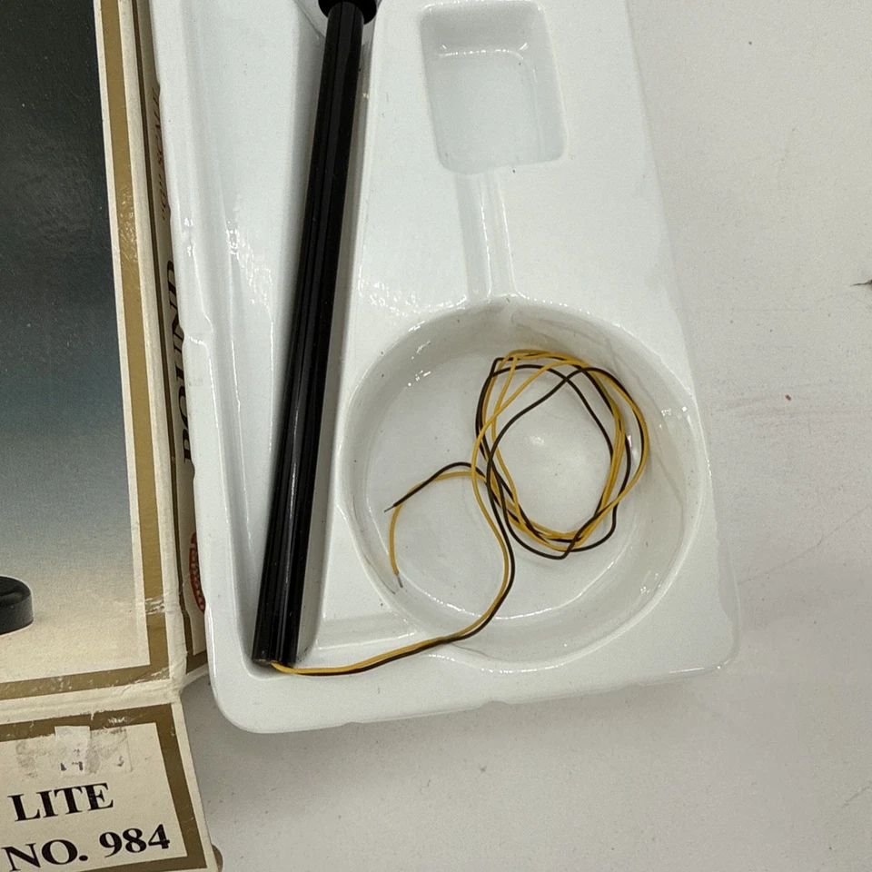 Model Power G Scale Round Street Lite No. 984 L/N In The Box. - Image 4 of 4